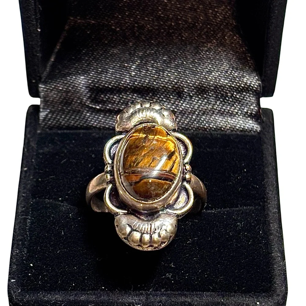 Sterling Silver tiger’s eye Navajo Pattern RingEstate Jewelry
